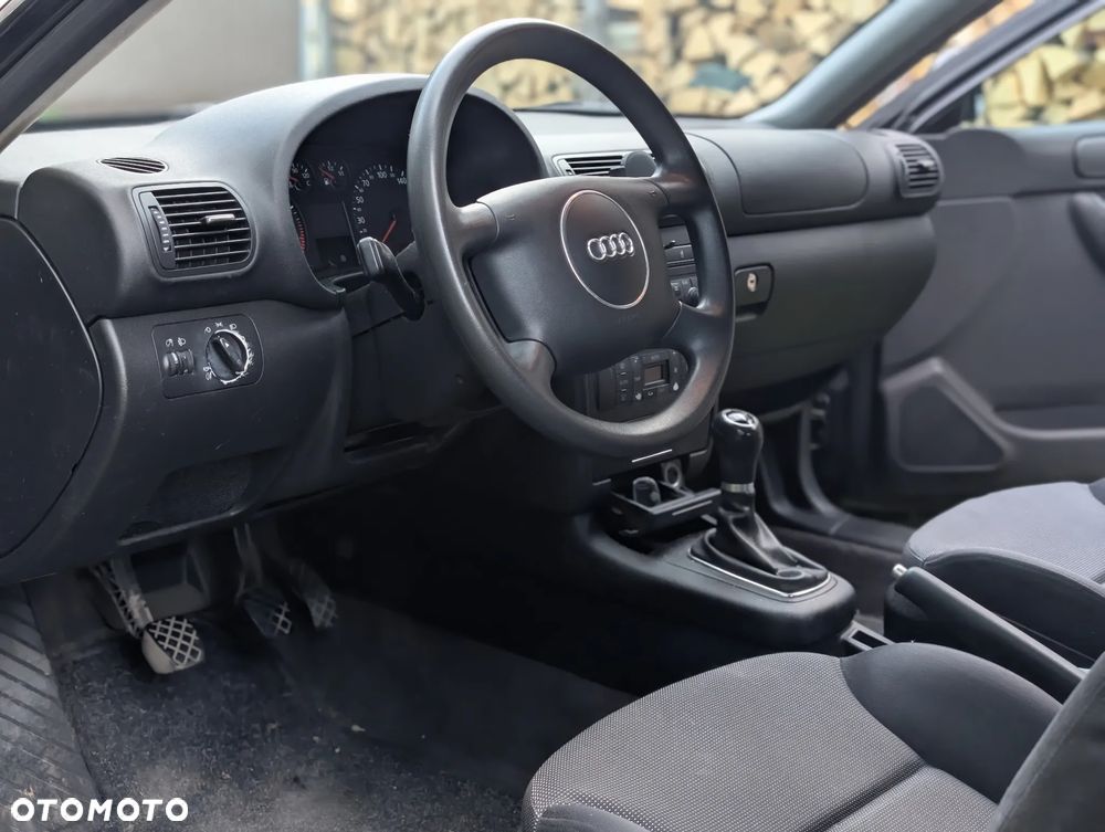 Audi A3 3-drzwiowe 1.6 Attraction - 7