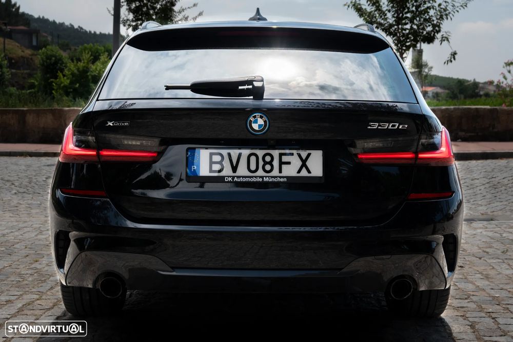 BMW 330 e Touring Pack Desportivo M Auto - 3