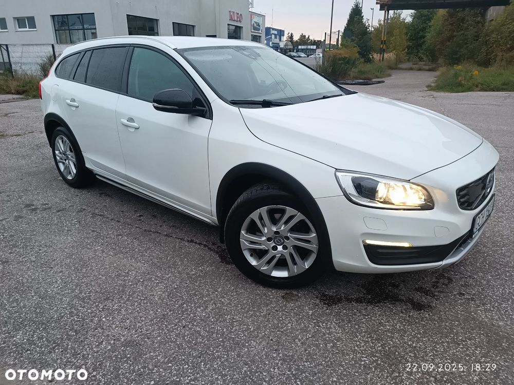 Volvo V60 Cross Country - 4