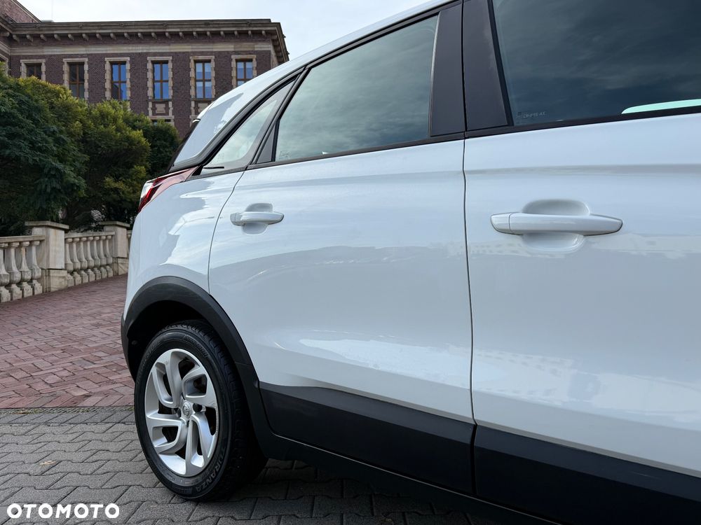 Opel Crossland X 1.2 T Design Line S&S - 24