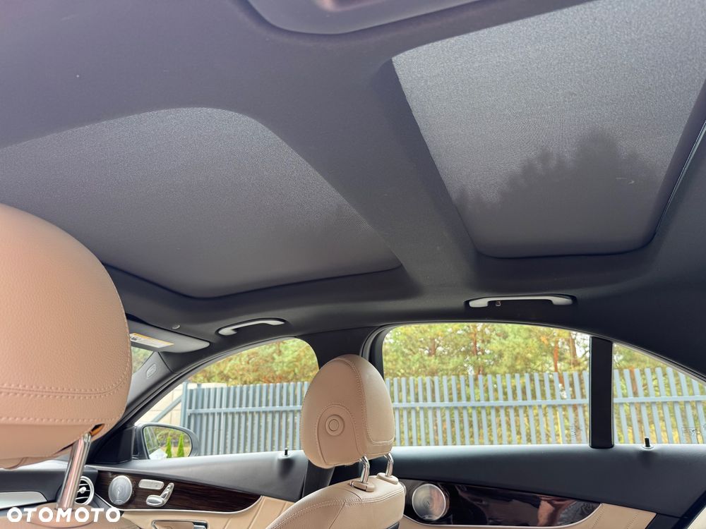 Mercedes-Benz Klasa C 300 4Matic 9G-TRONIC AMG Line - 12