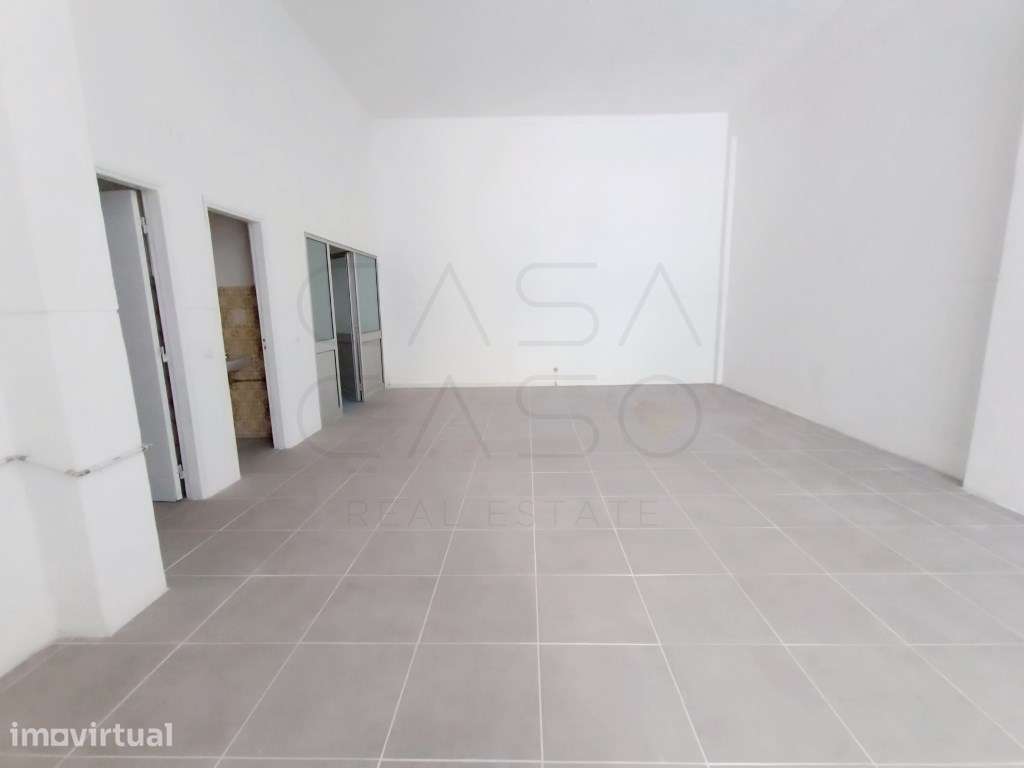 Loja com 90 m2 localizada em avenida muito movimentada, zona do Dufa - Grande imagem: 4/13