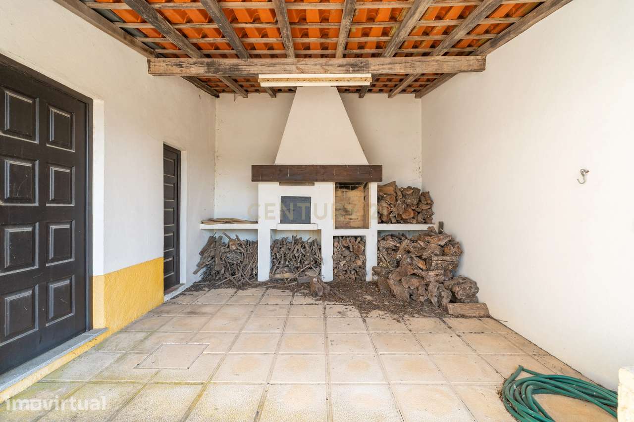 Moradia c/ Terreno e Garagem na Chapinheira - Grande imagem: 3/26