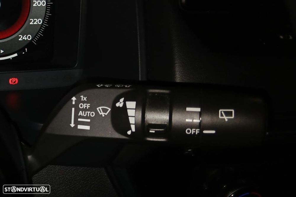 Nissan Qashqai 1.3 DIG-T N-Connecta Xtronic - 11