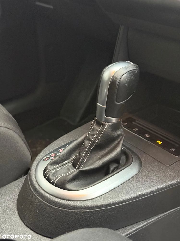 Volkswagen Touran 1.6 TDI DPF BlueMotion Technology DSG Cup - 16