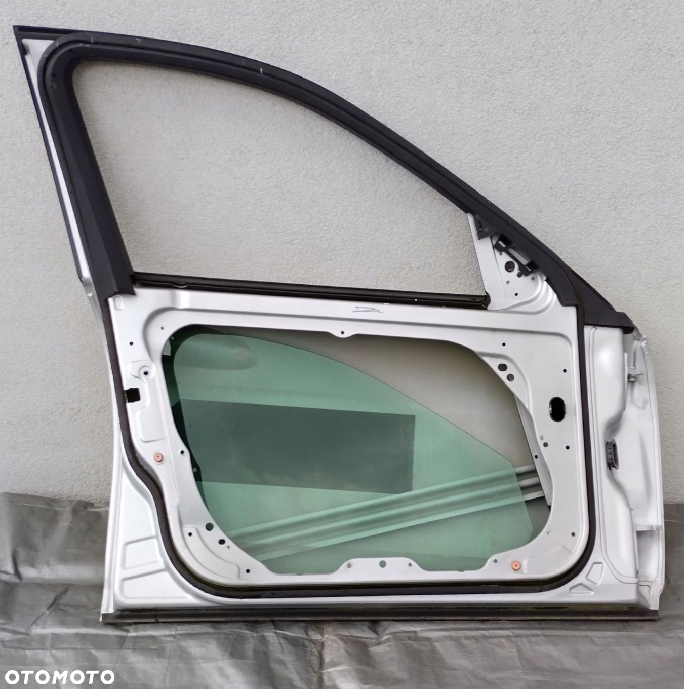 MERCEDES C W204 06-14 LEWE PRZEDNIE DRZWI LEWY PRZÓD C775 - 6