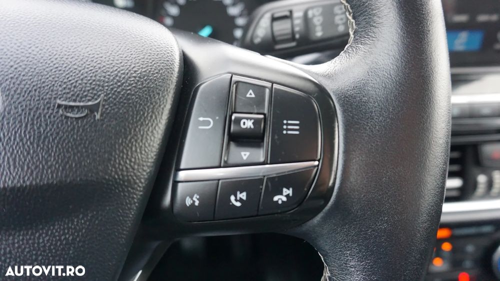 Ford Fiesta 1.1 S&S TITANIUM - 23