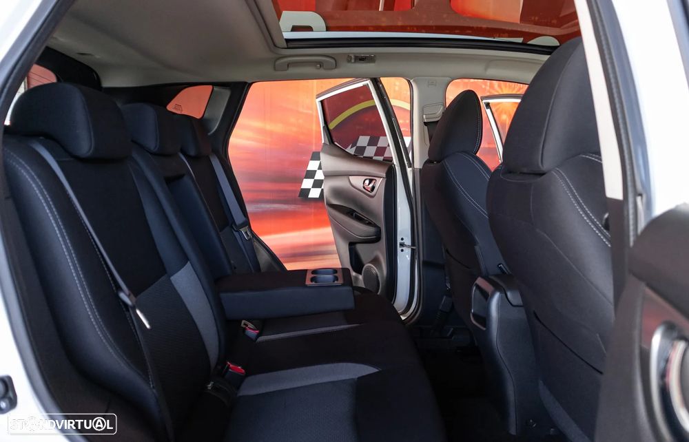 Nissan Qashqai 1.3 DIG-T N-Connecta J18 - 21