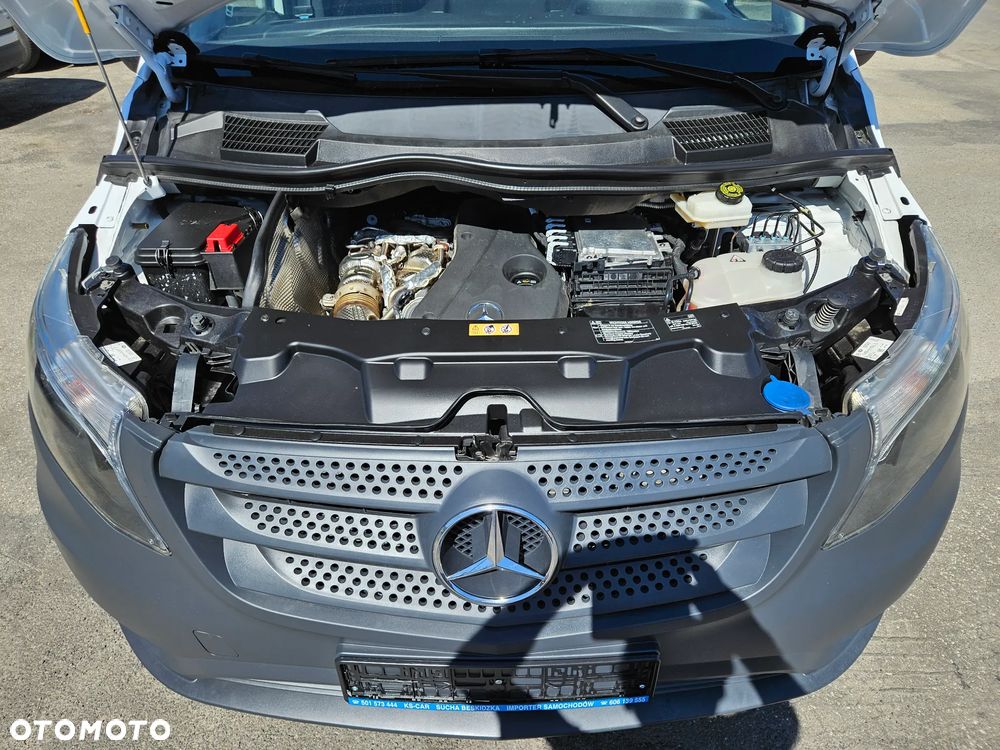 Mercedes-Benz VITO 4X4 LONG KLIMA AUTOMAT REJ.02 2021 3OSOBOWY CIEŻAROWY - 18