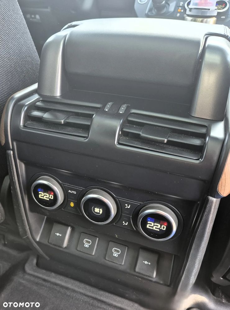 Land Rover Defender 3.0 P400 mHEV X - 28