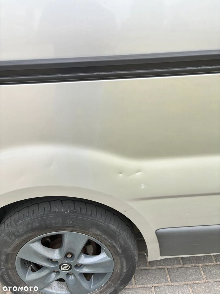 Opel Vivaro - 11