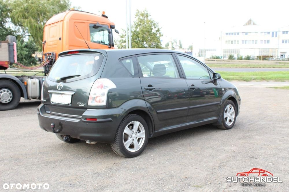 Toyota Corolla Verso - 4