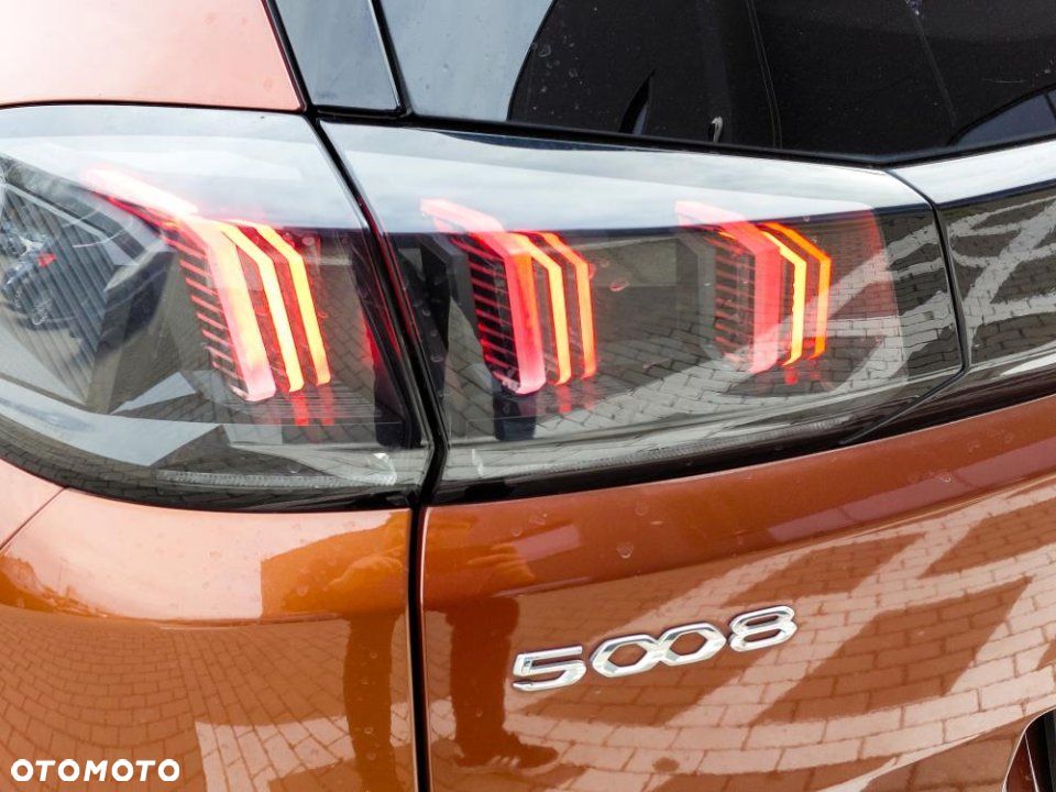 Peugeot 5008 - 8