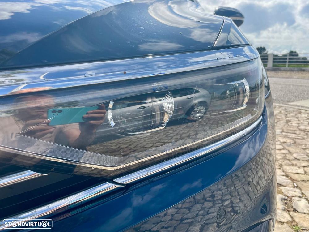 VW Passat Variant - 10