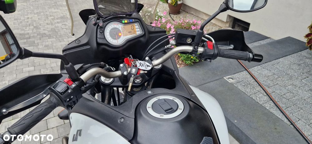 Suzuki V-STROM - 7