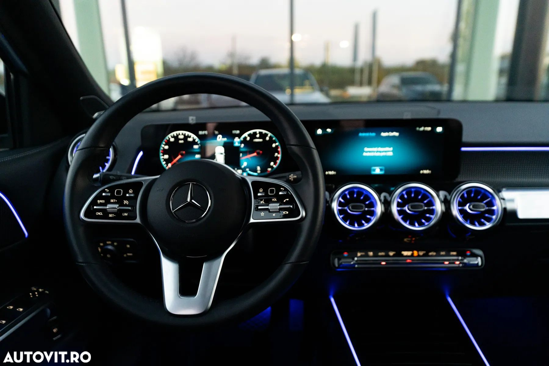 Mercedes-Benz GLB - 10