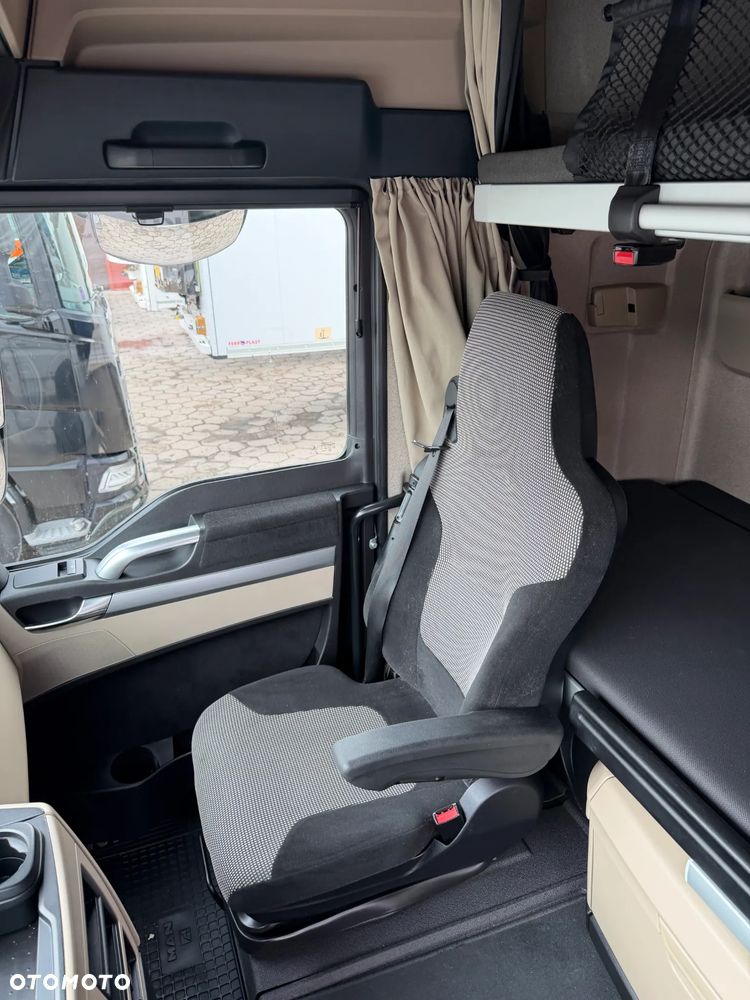 MAN TGX 18.460 MEGA / RETARDER / TYLKO 568 149 KM PRZEBIEGU / BARDZO ŁADNE OPONY / LOW DECK / CAŁY NA PODUSZCE / 2018 ROK !! - 19