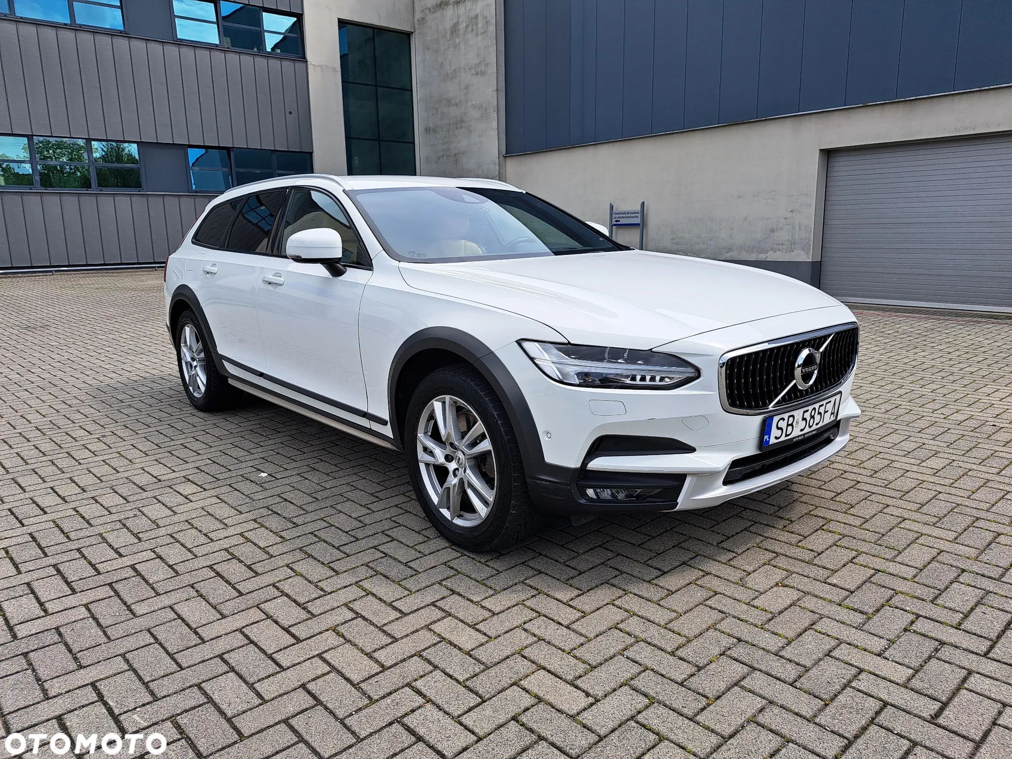 Volvo V90 Cross Country D4 AWD Geartronic Pro - 1