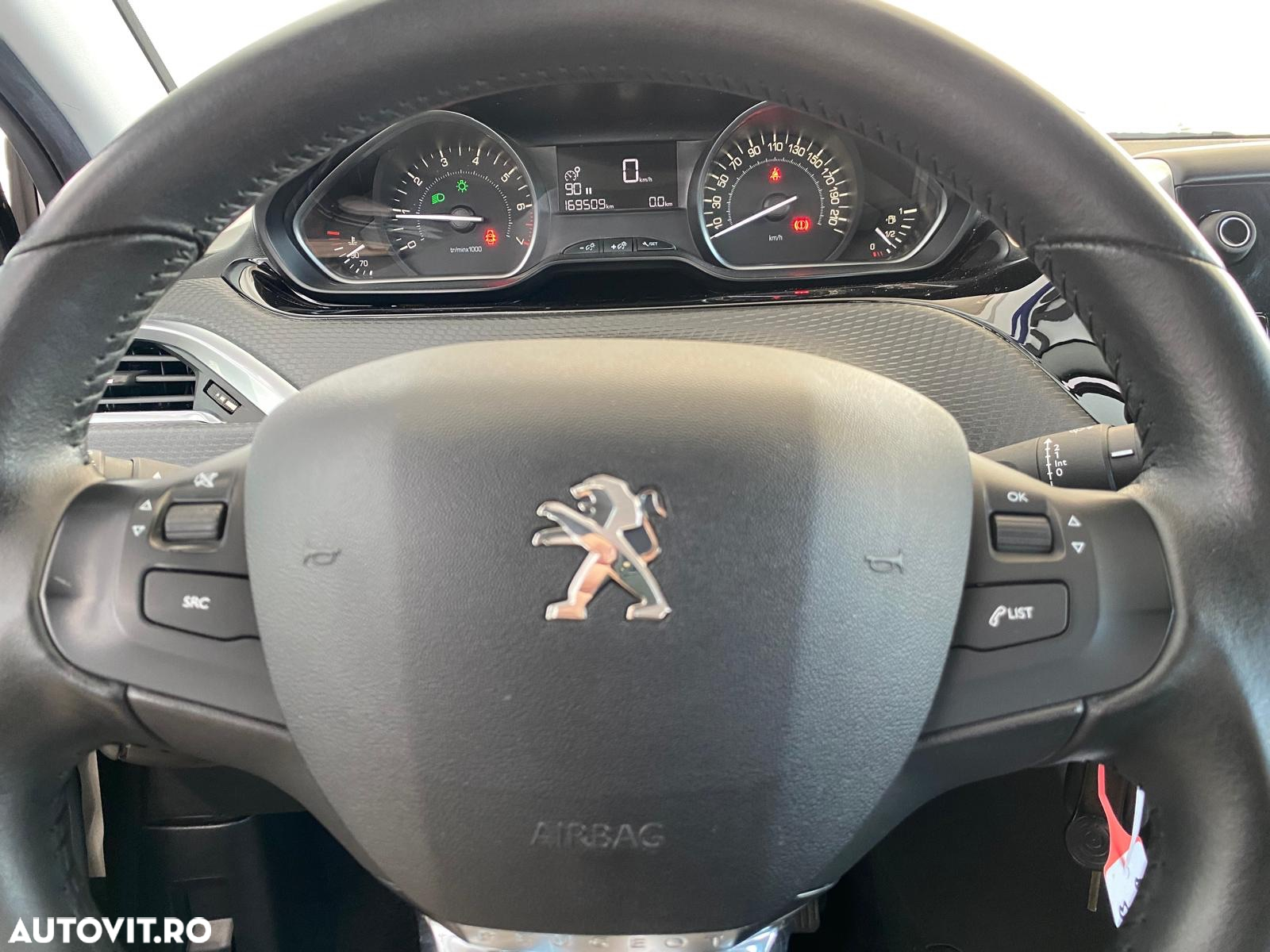 Peugeot 2008 1.2 PureTech Turbo Allure - 15
