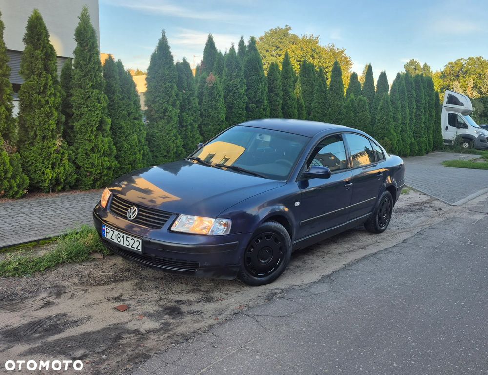 Volkswagen Passat 1.9 TDI Trendline - 1