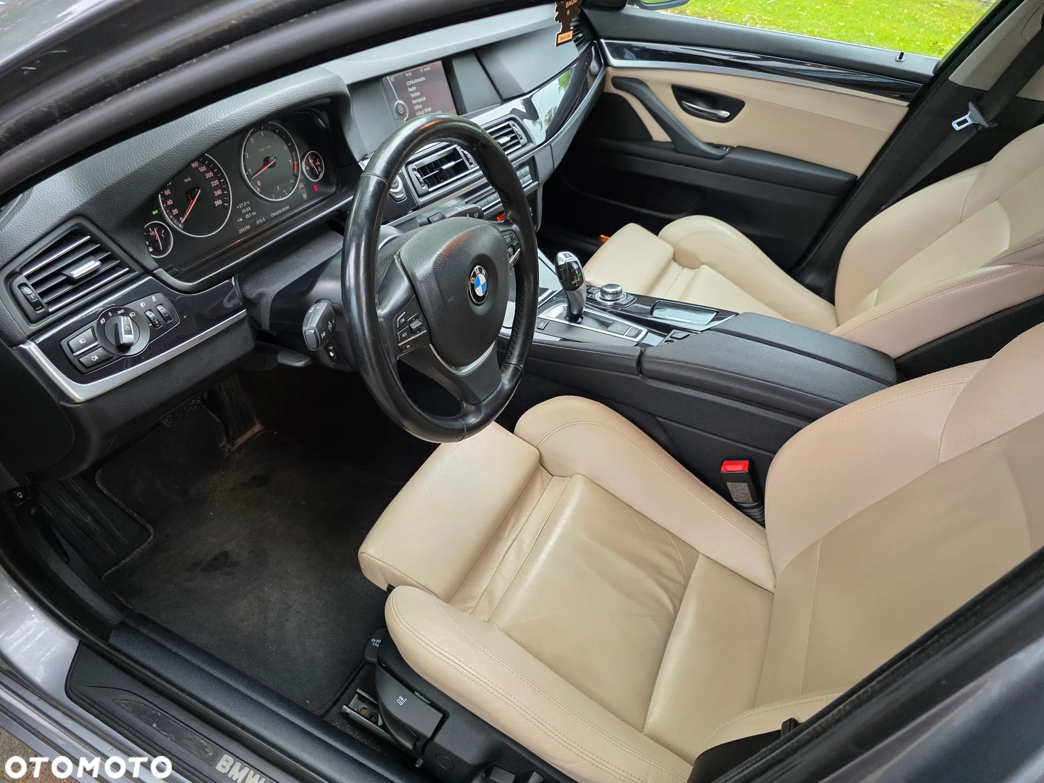 BMW Seria 5 535i Touring - 13