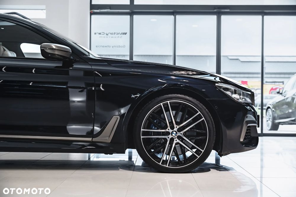 BMW Seria 7 M760Li xDrive - 14