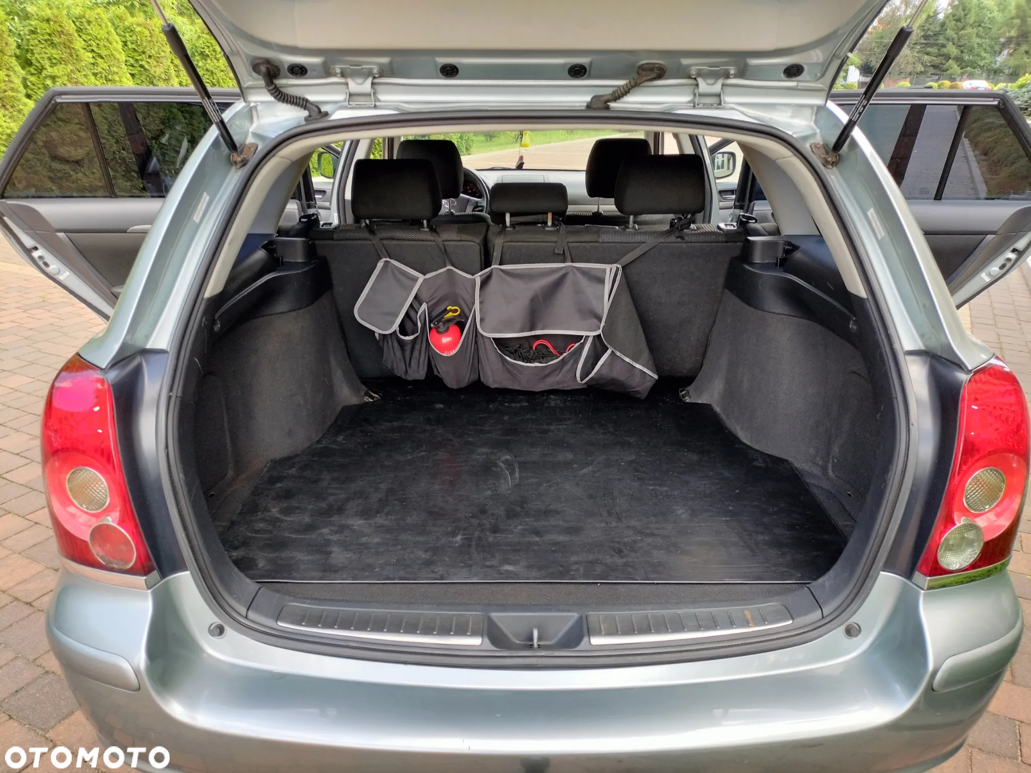 Toyota Avensis 2.0 D-4D Sol+NAVI - 14