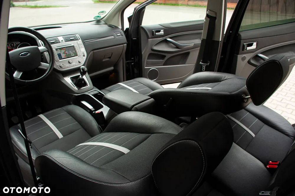 Ford Kuga 2.0 TDCi 4x4 Champions Edition - 32