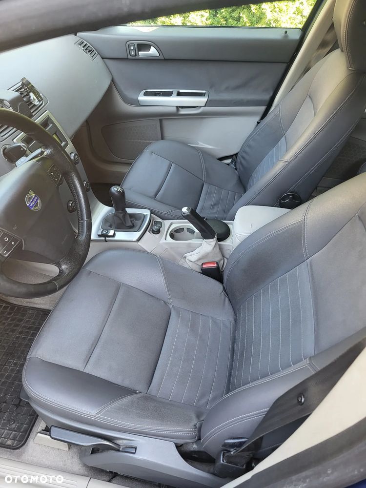 Volvo V50 2.0D Momentum - 19
