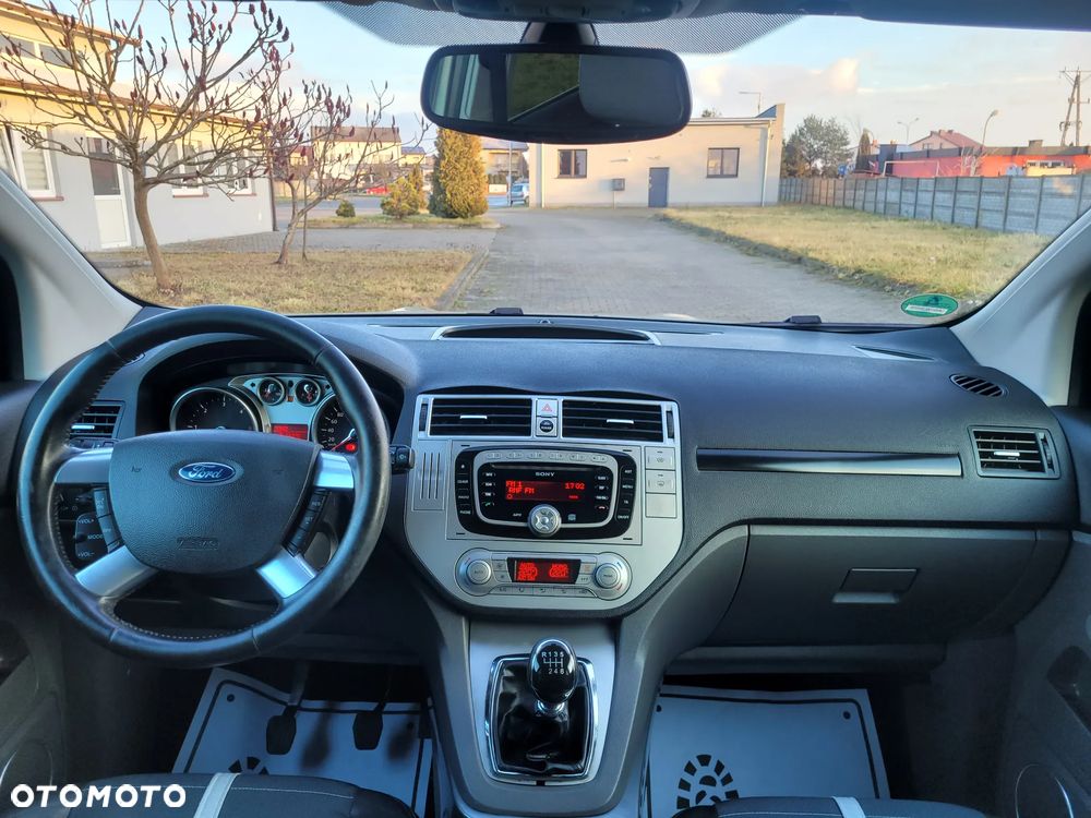 Ford Kuga 2.0 TDCi 2x4 Titanium - 24