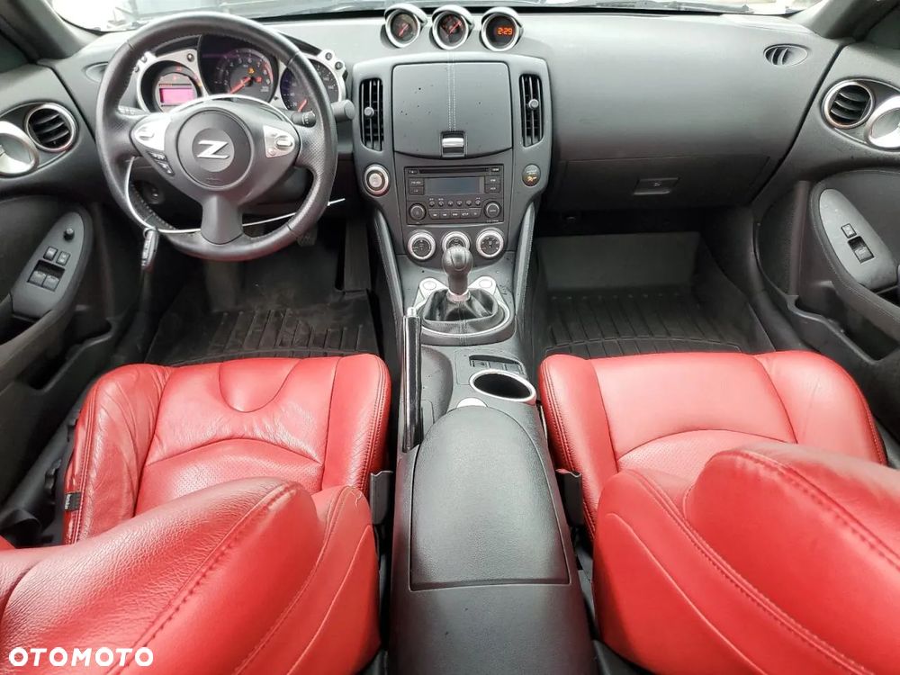 Nissan 370 Z - 9