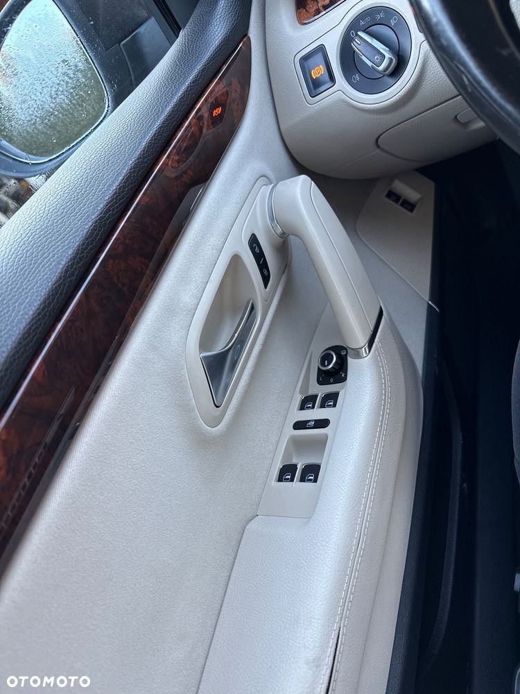 Volkswagen Passat 1.8 TSI Exclusive - 18