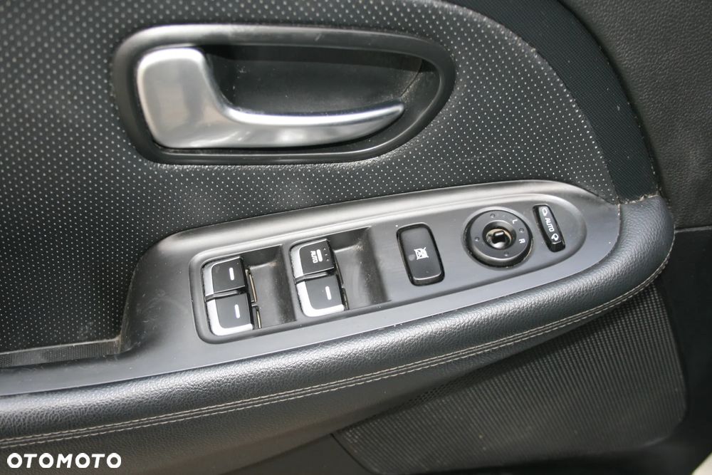 Kia Carens 1.7 CRDi M 7os - 20