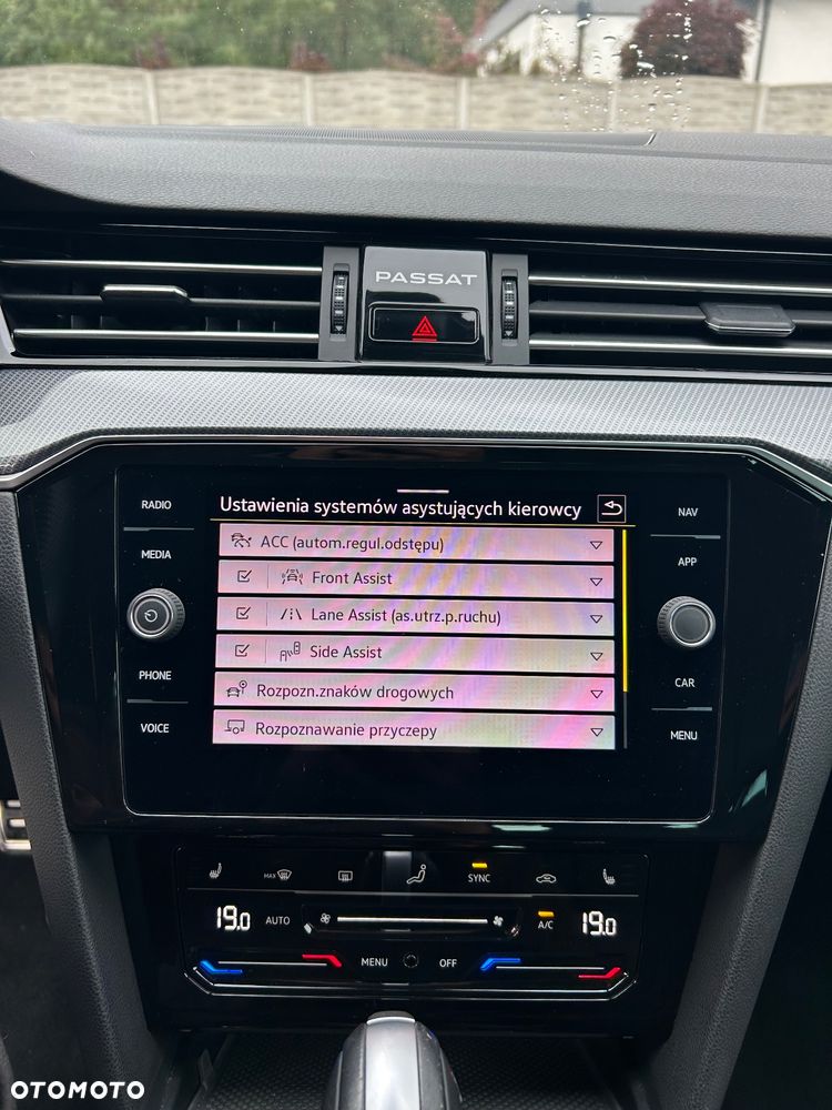 Volkswagen Passat Variant 2.0 TDI SCR DSG Business - 23