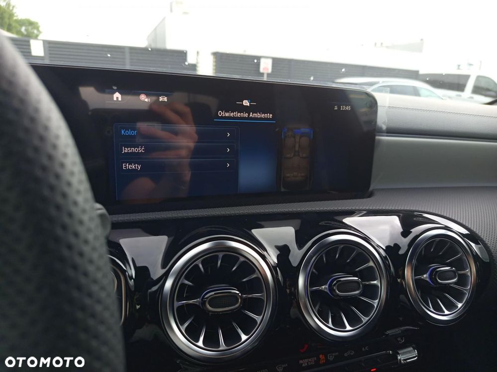 Mercedes-Benz CLA - 16