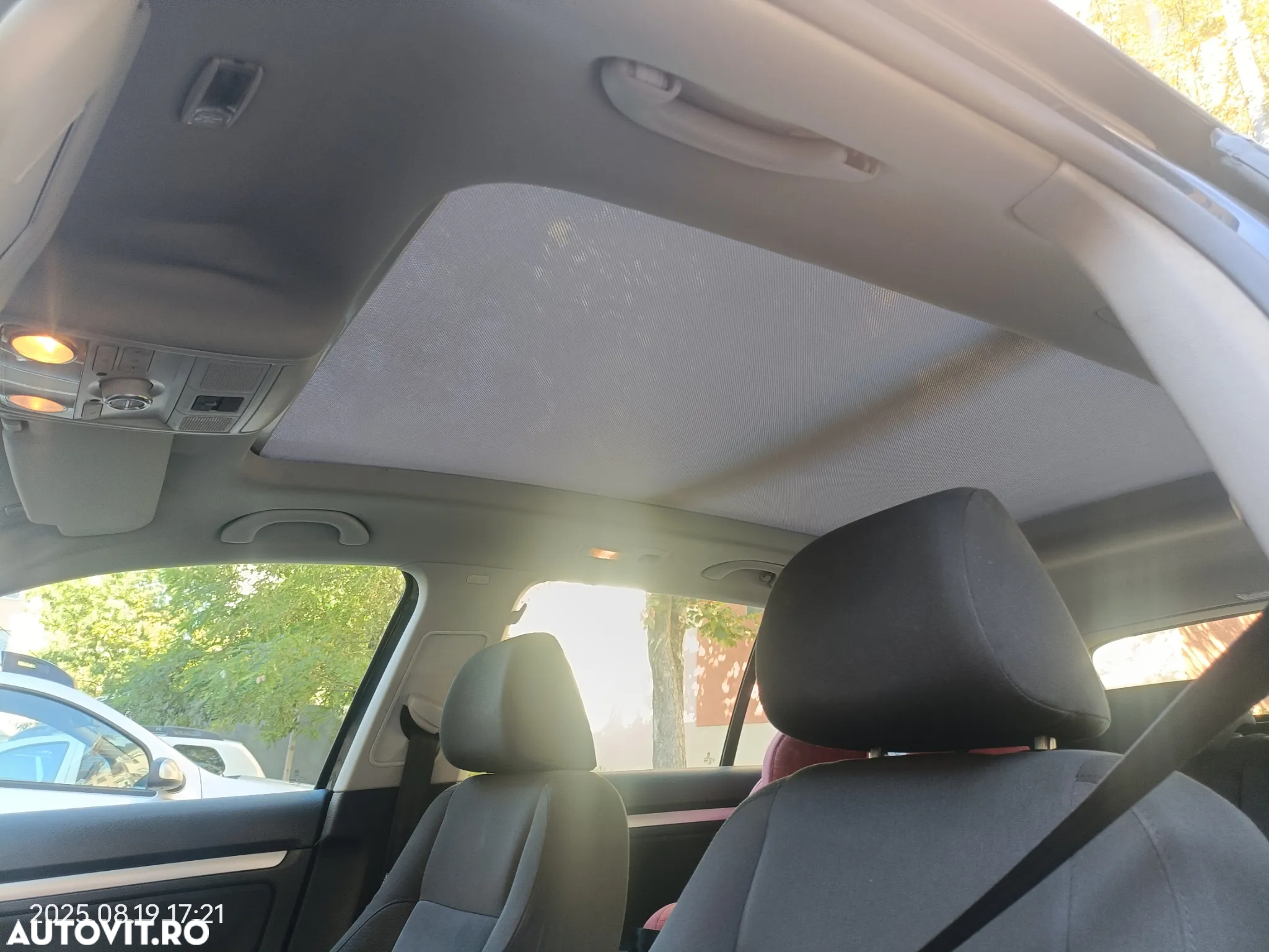 Volkswagen Golf 2.0 TDI DPF Highline - 12