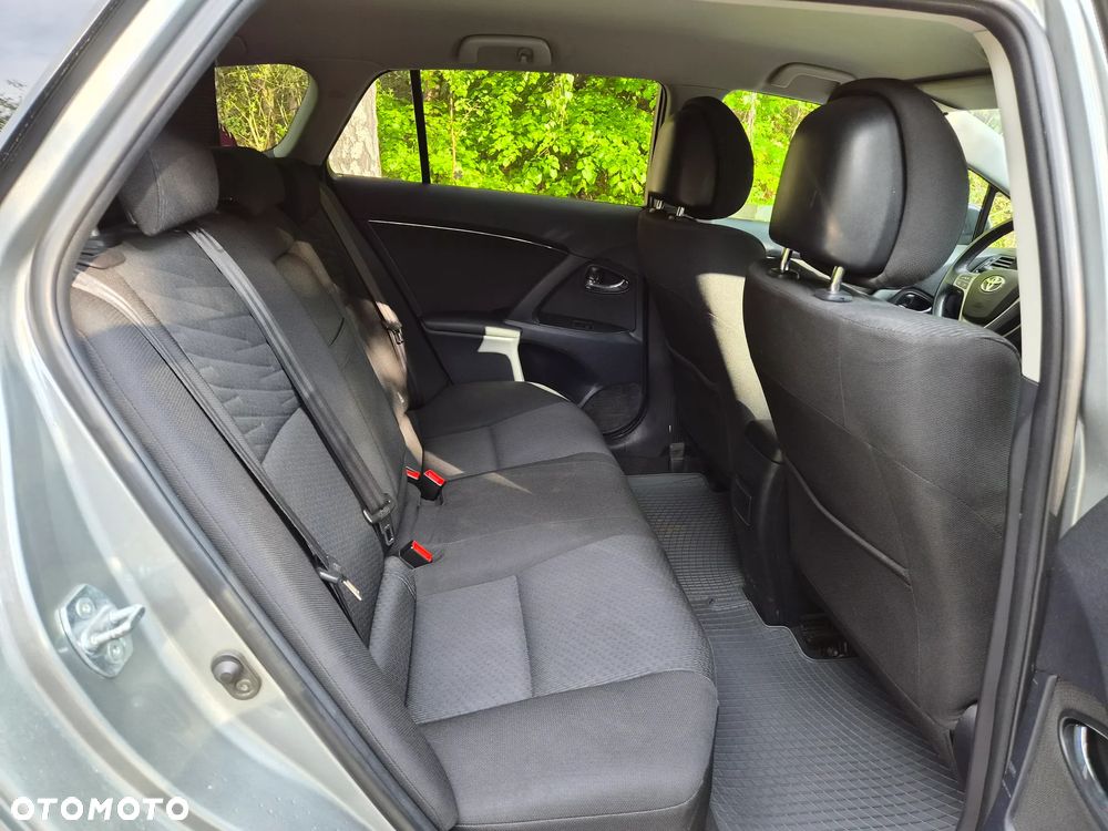 Toyota Avensis 2.0 D-4D Luna - 16