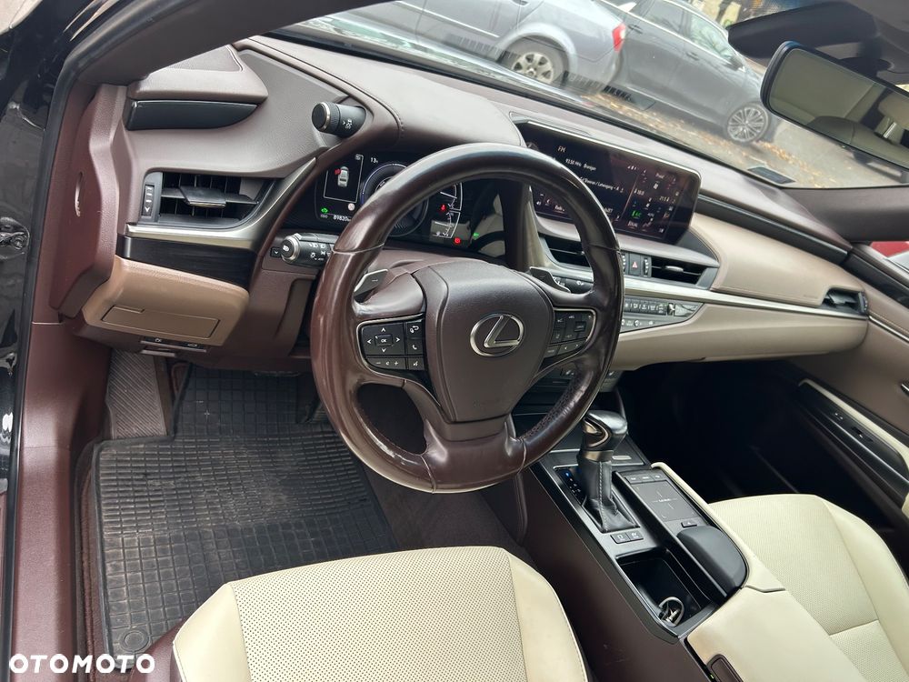 Lexus ES 300h Business Edition + - 12
