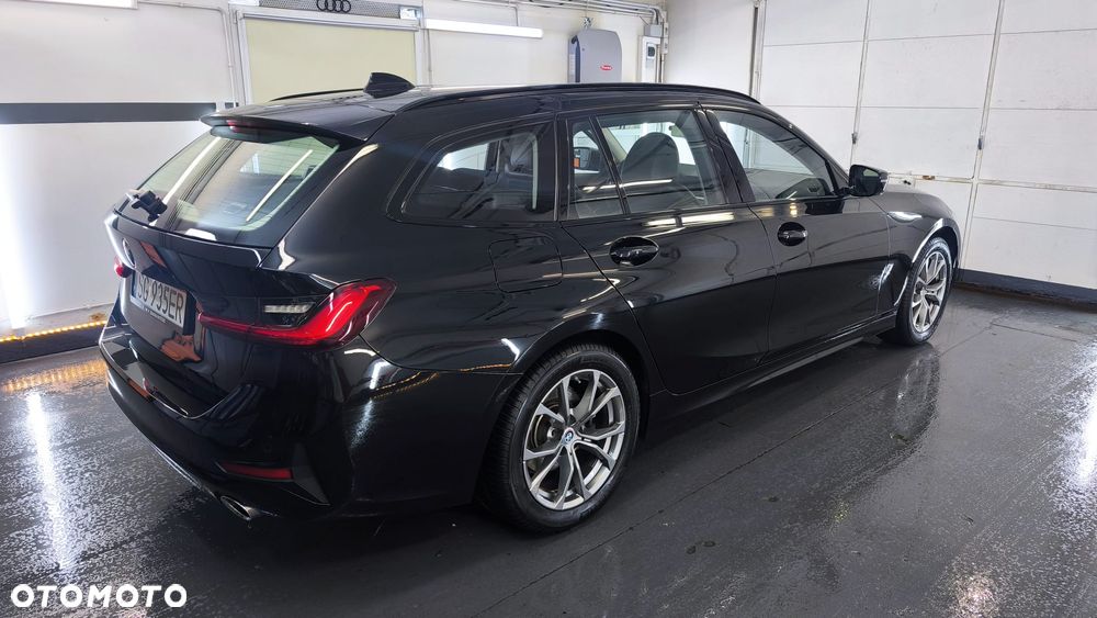 BMW Seria 3 320d Sport Line - 13