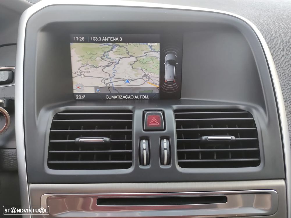 Volvo XC 60 2.0 D3 Drive Momentum Start/Stop - 23