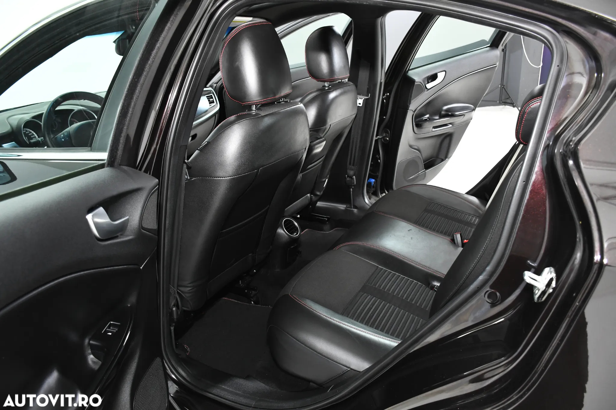 Alfa Romeo Giulietta 1.6 JTDM 16V Turismo - 16