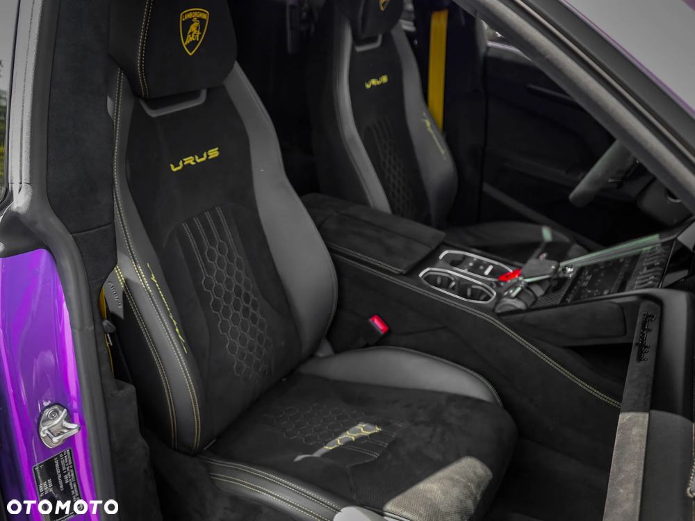 Lamborghini Urus - 36