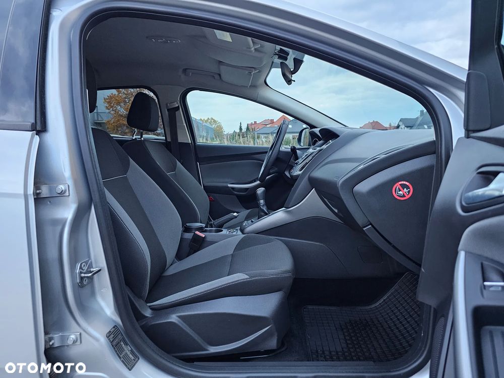Ford Focus 1.6 Trend - 17
