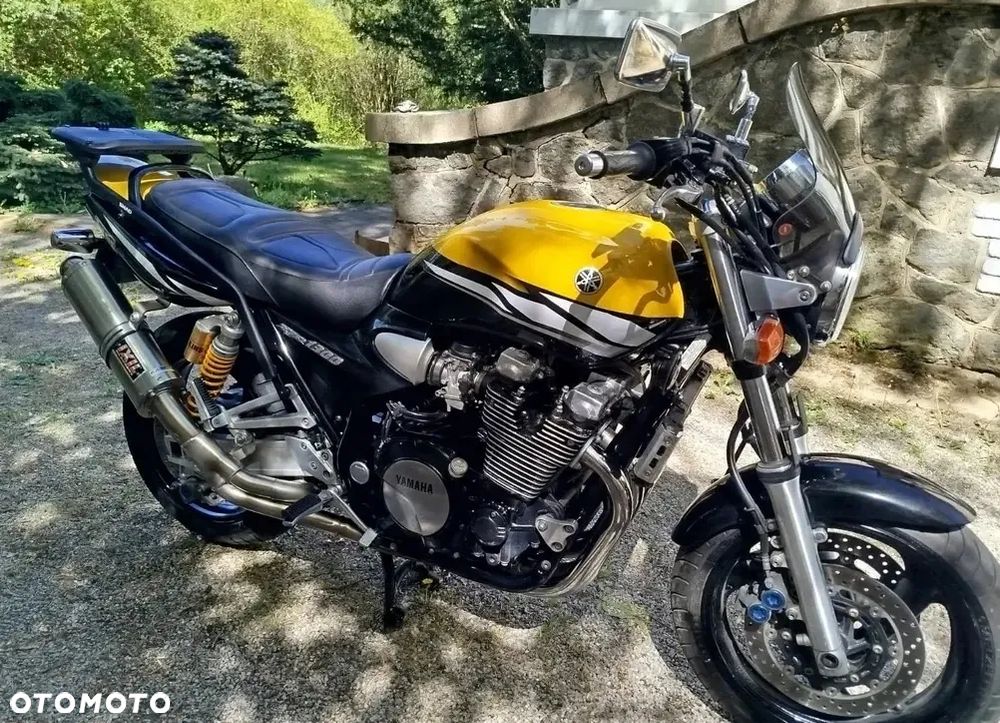 Yamaha XJR - 2