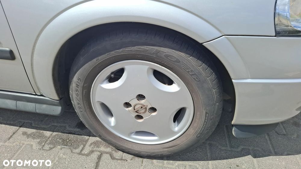 Opel Astra 1.4 NJoy - 11
