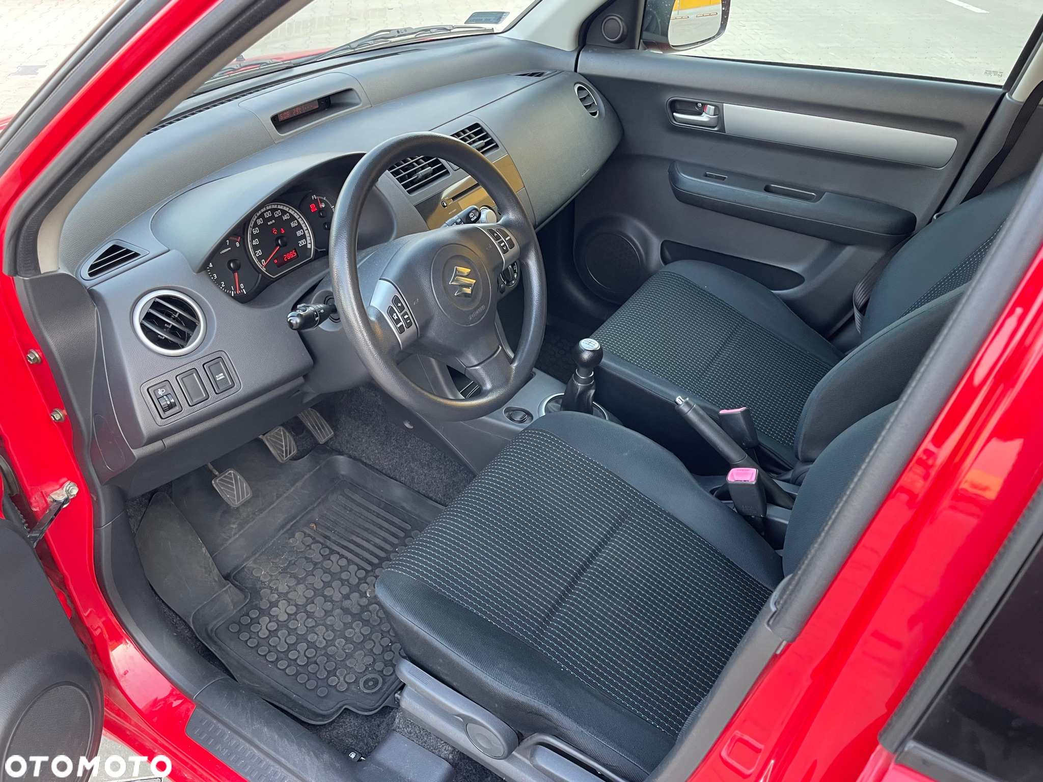 Suzuki Swift - 10