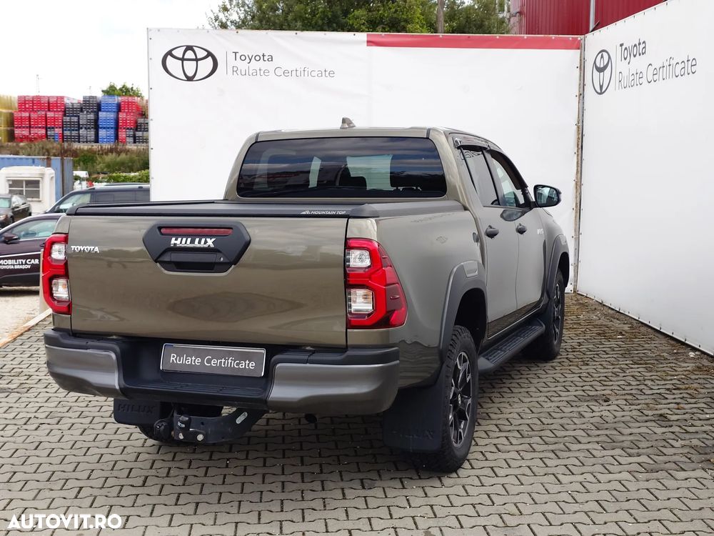 Toyota Hilux 2.8D 204CP 4x4 Double Cab AT Invincible - 9