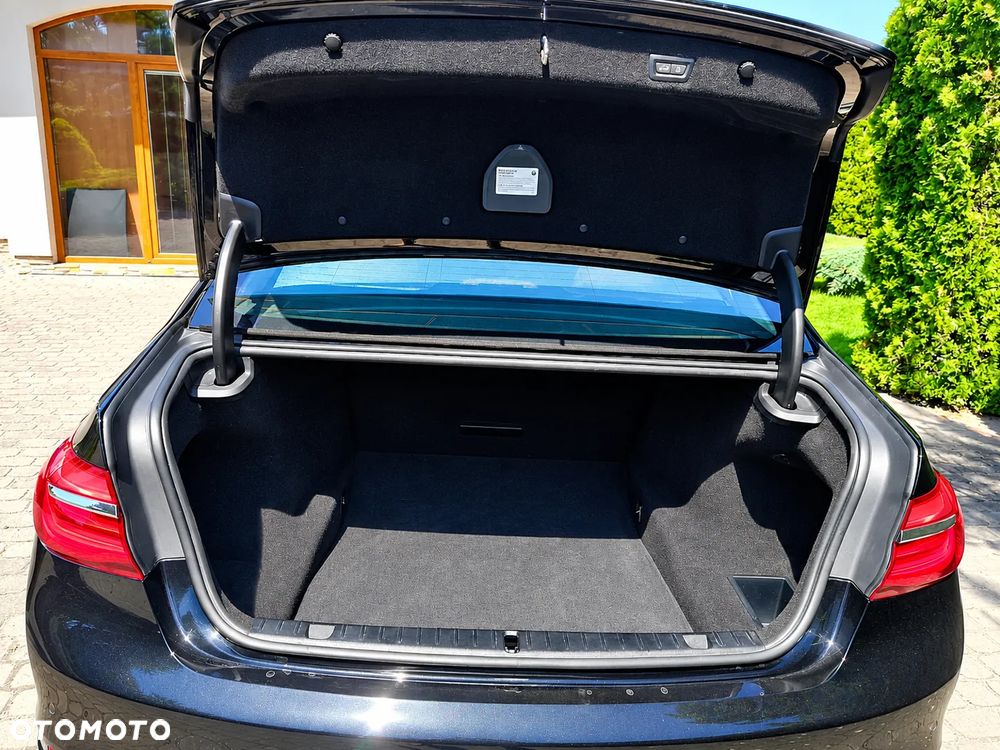 BMW Seria 7 750Li xDrive - 10