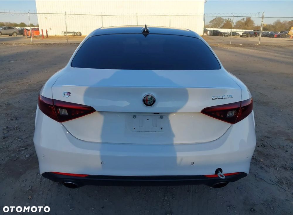 Alfa Romeo Giulia 2.0 Turbo 16V AT8 Veloce Ti - 7