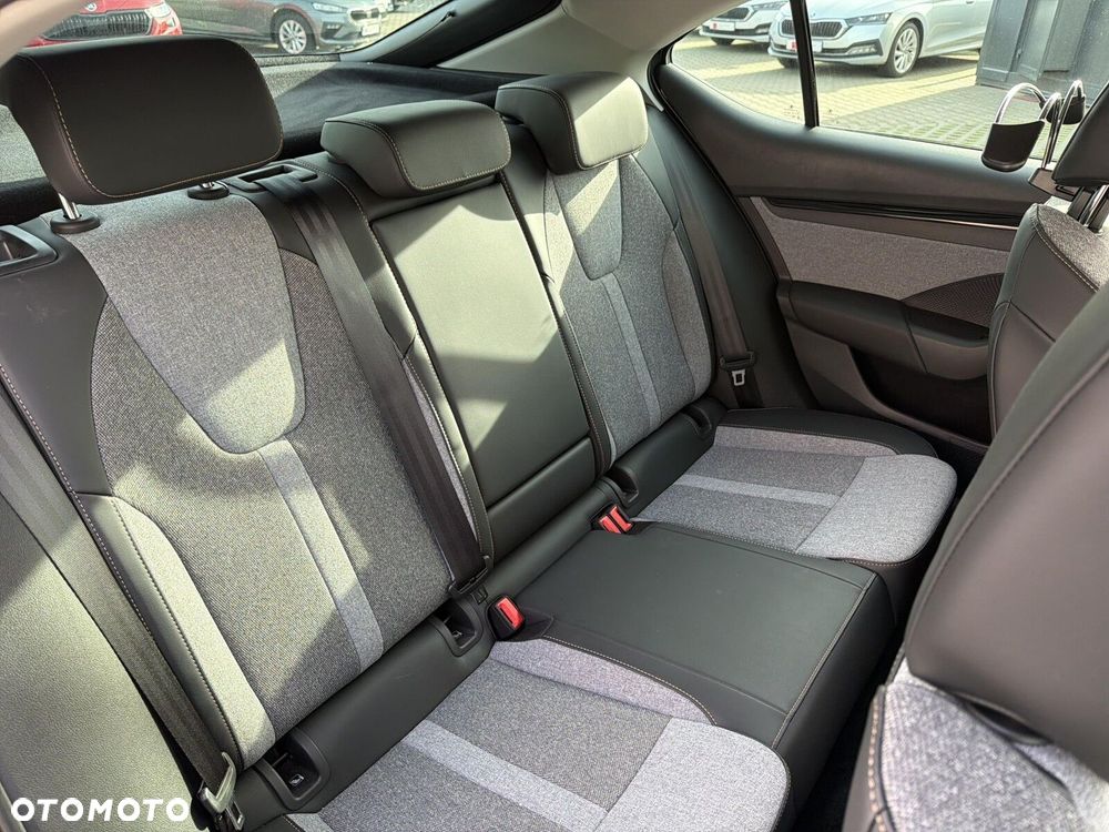 Skoda Octavia 1.5 TSI mHEV Selection DSG - 19